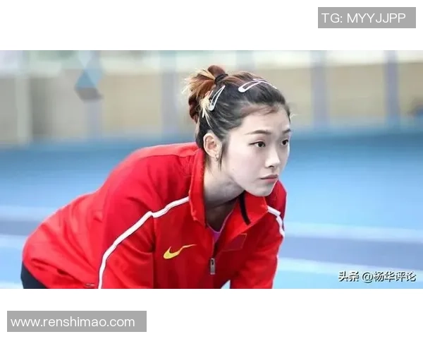 初玉洁足球之路：从青涩少女到绿茵场上的璀璨明星